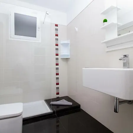 Daire Flatguest Live - 3bdr + 2wc + Wifi *